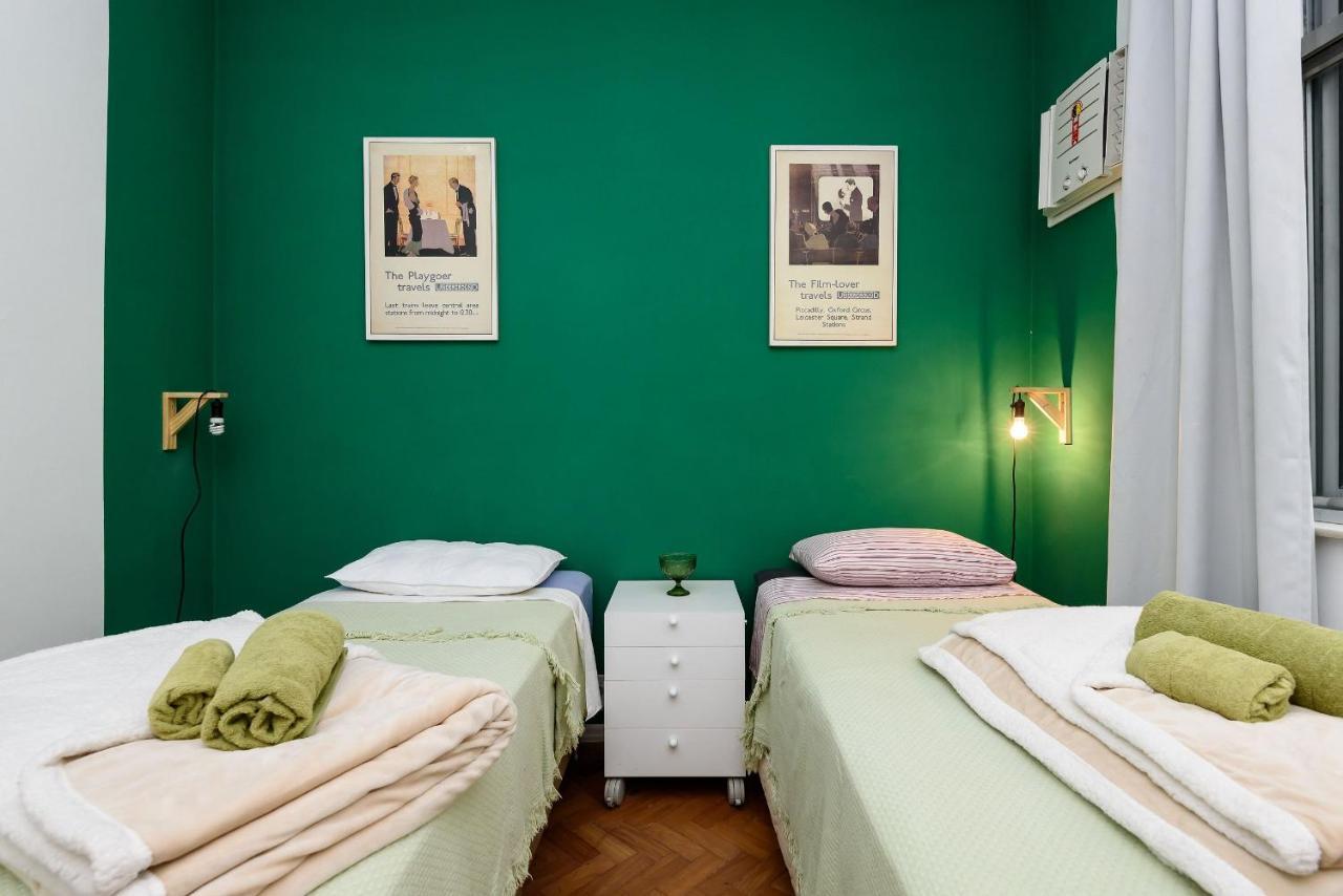 Apartamento Leblon: Perto Da Praia, Restaurantes E Metro *